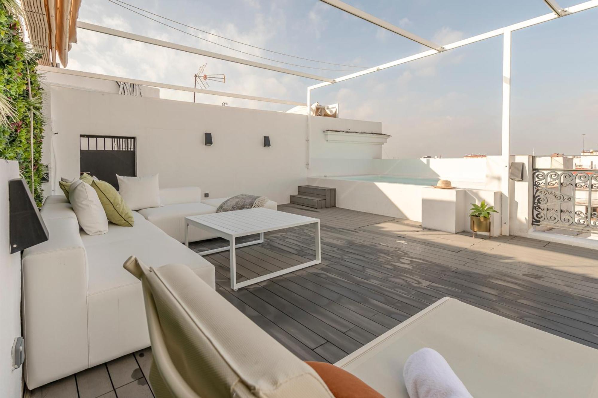 Isg Apartments Modern Atticpool At The Cathedralfree Parking Севилья Экстерьер фото