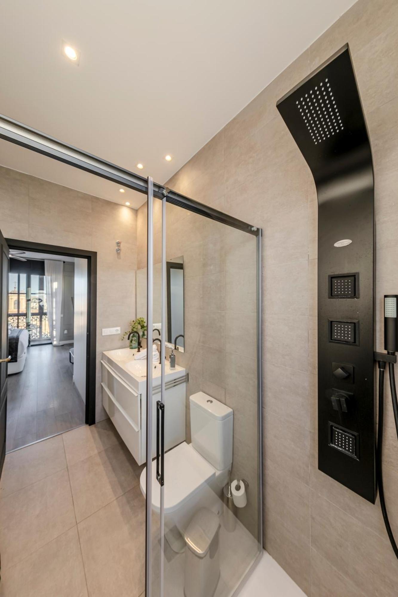 Isg Apartments Modern Atticpool At The Cathedralfree Parking Севилья Экстерьер фото