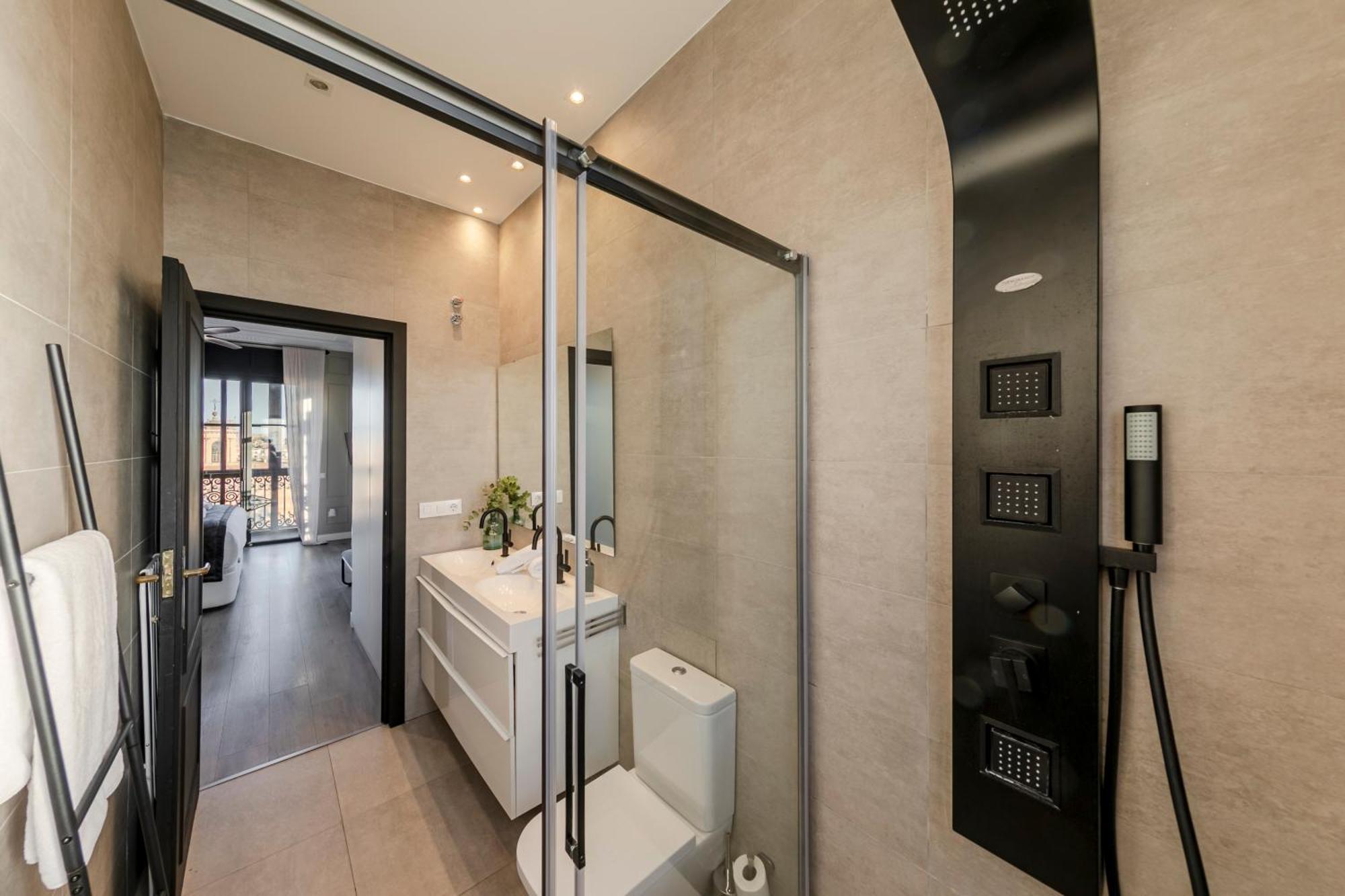 Isg Apartments Modern Atticpool At The Cathedralfree Parking Севилья Экстерьер фото